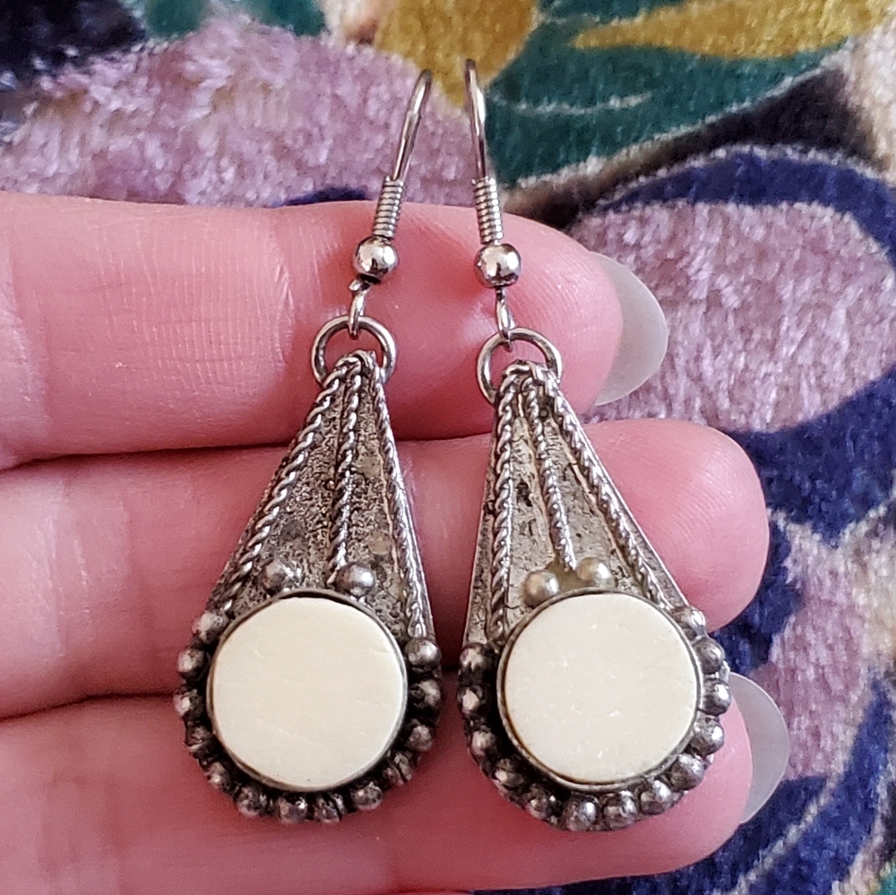 Silver w/ white stone earrings - Picture 3 of 11